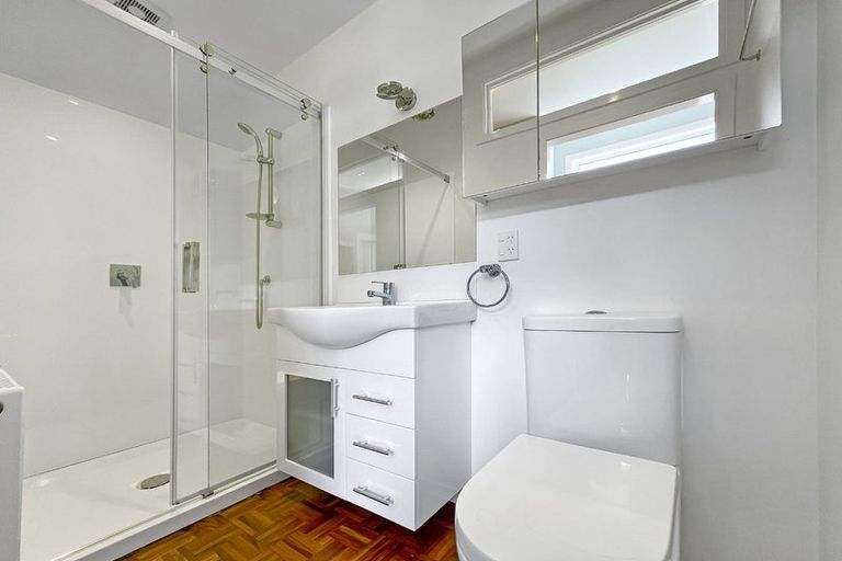 Photo of property in 128 Derwent Street, Island Bay, Wellington, 6023