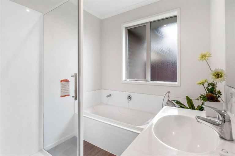 Photo of property in 36 Shillingford Boulevard, Rolleston, 7615