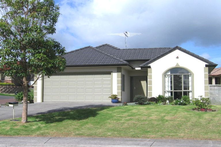 Photo of property in 17 Pyrite Street, Westgate, Auckland, 0614