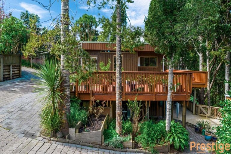 Photo of property in 34 Barlow Place, Chatswood, Auckland, 0626