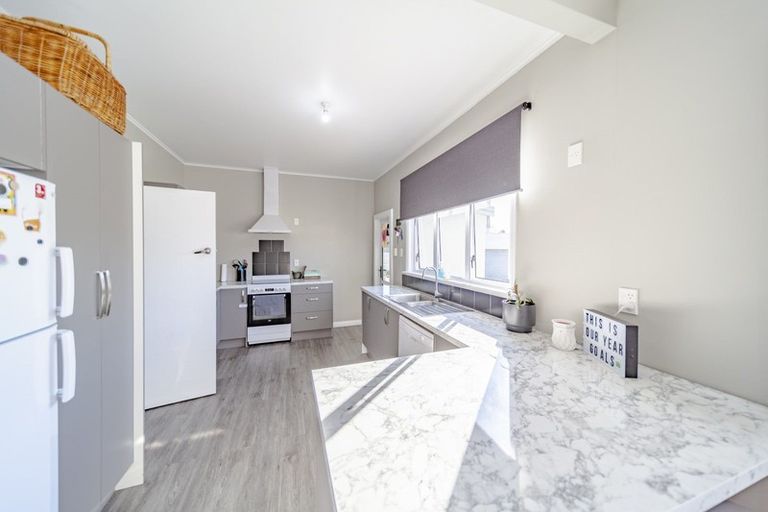 Photo of property in 10 Bibby Street, Waipawa, 4210