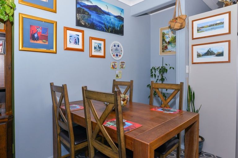 Photo of property in 1012 Heretaunga Street East, Parkvale, Hastings, 4122