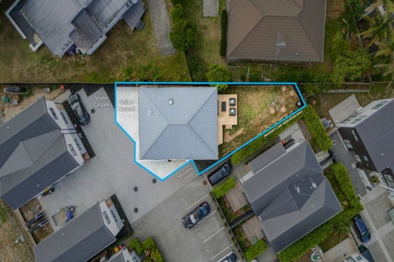 Photo of property in 2/111 Hobsonville Road, West Harbour, Auckland, 0618