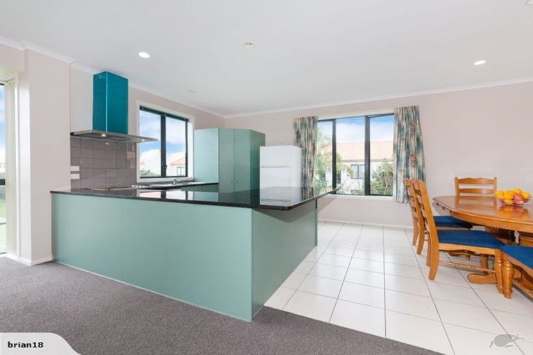 Photo of property in Tuscany Towers, 30/1 Ambrico Place, New Lynn, Auckland, 0600