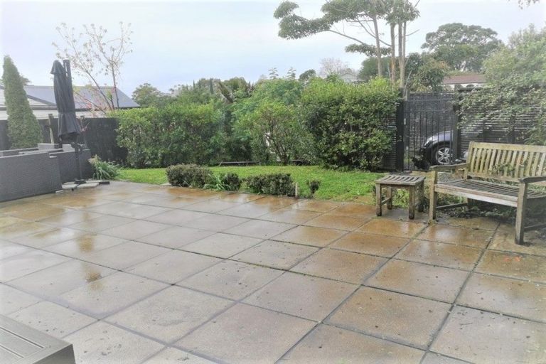 Photo of property in 18 Trinidad Road, Sunnynook, Auckland, 0620