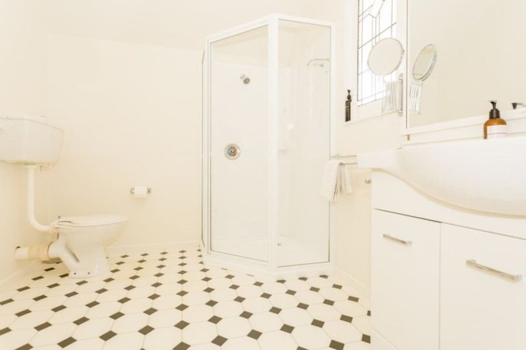 Photo of property in 1/414 Memorial Avenue, Burnside, Christchurch, 8053