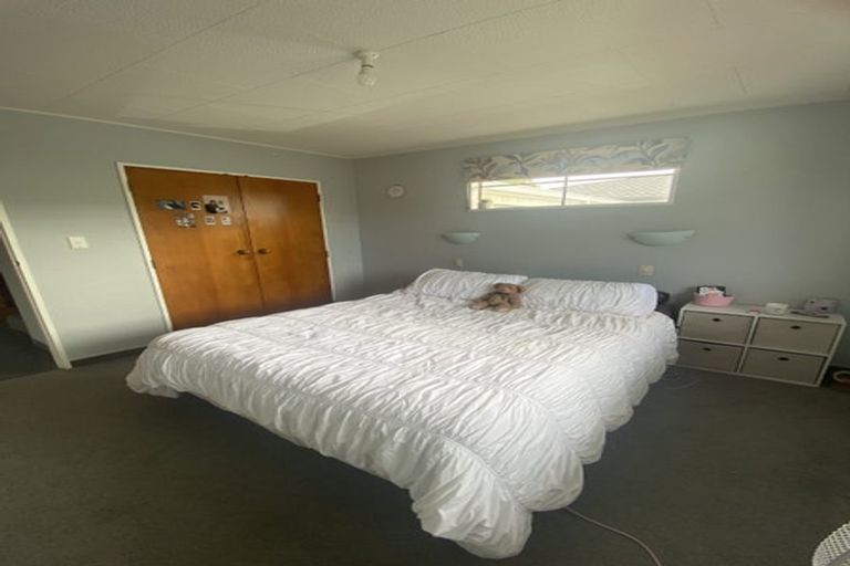 Photo of property in 2/37 Middle Road, Havelock North, 4130