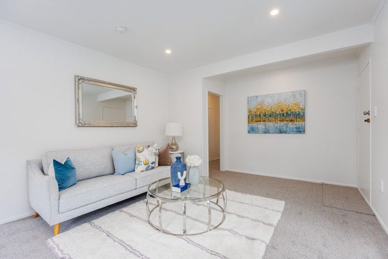 Photo of property in 21 Compton Street, Hillcrest, Auckland, 0627