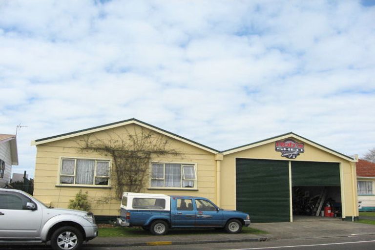 Photo of property in 415 Carrington Street, Upper Vogeltown, New Plymouth, 4310