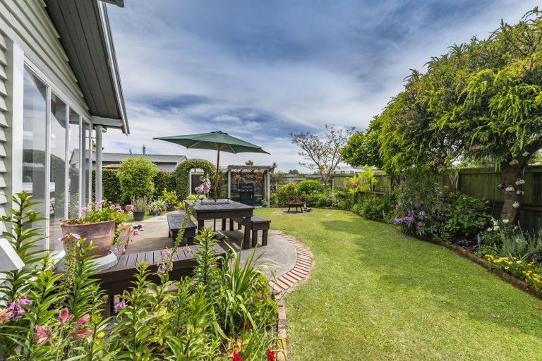 Photo of property in 29 Broadway Avenue, Waikuku Beach, 7473
