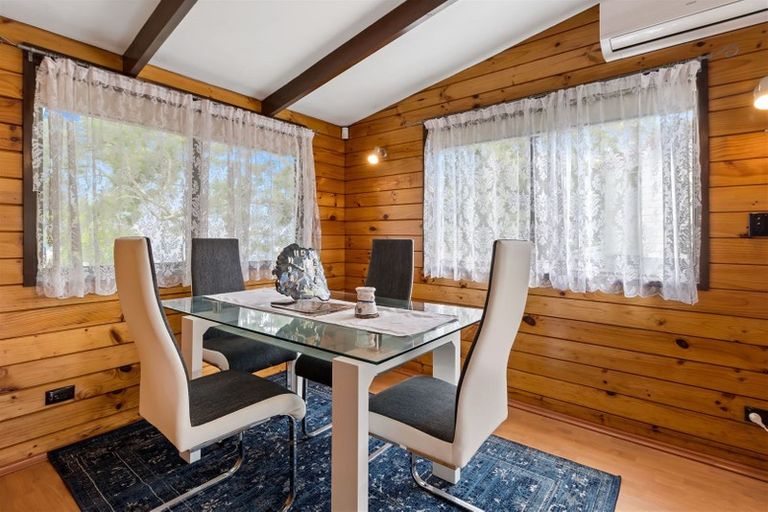 Photo of property in 17a Newington Road, Henderson, Auckland, 0612