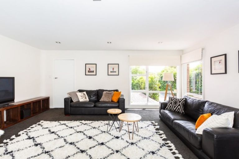 Photo of property in 12 Remuera Avenue, Cashmere, Christchurch, 8022