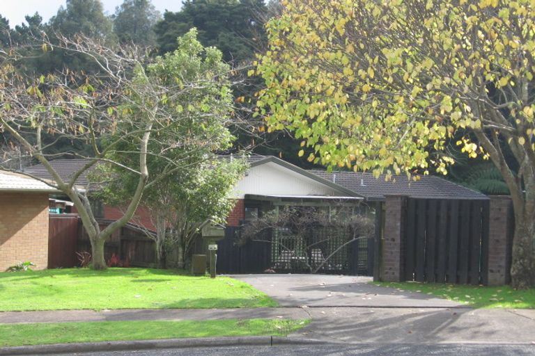 Photo of property in 15 Idesia Place, Totara Heights, Auckland, 2105
