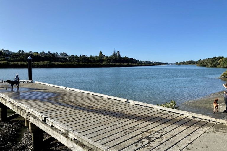 Photo of property in 2c Matipo Road, Te Atatu Peninsula, Auckland, 0610