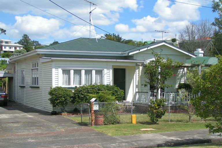 Photo of property in 3 Tennyson Street, Northcote Point, Auckland, 0627