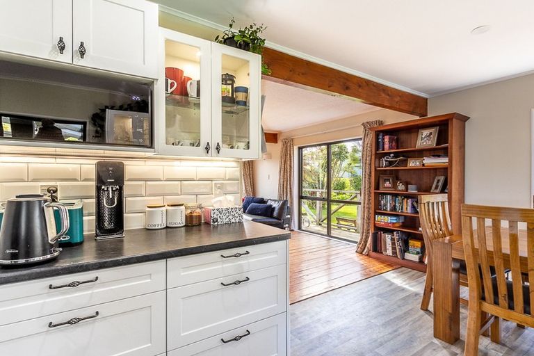 Photo of property in 323 Mazengarb Road, Paraparaumu, 5032