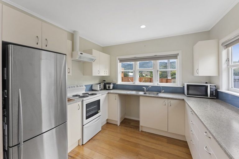 Photo of property in 1 Peel Place, Wainuiomata, Lower Hutt, 5014