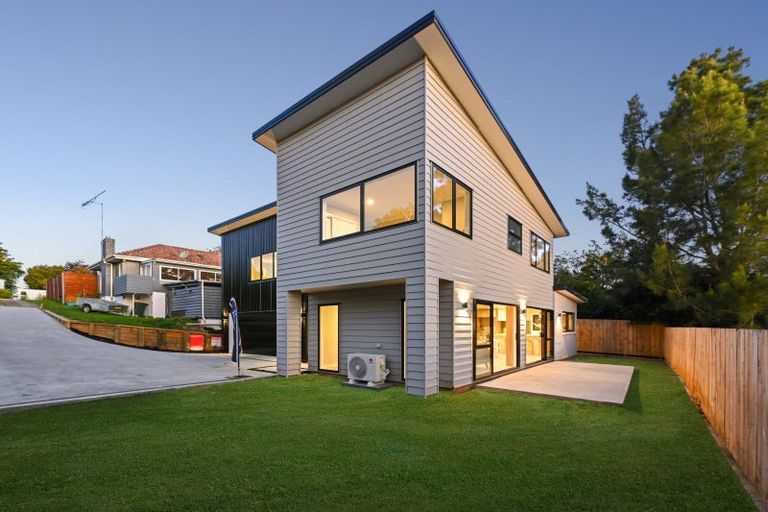 Photo of property in 30a Alison Street, Hamilton Lake, Hamilton, 3204