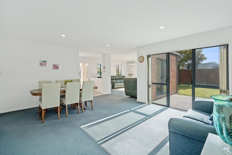 Photo of property in 8 Arkwright Place, Halswell, Christchurch, 8025