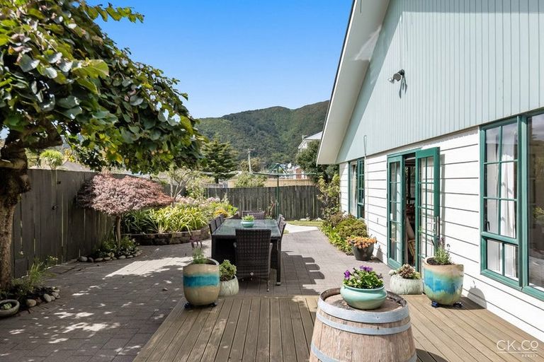 Photo of property in 2/118 Whites Line East, Waiwhetu, Lower Hutt, 5010