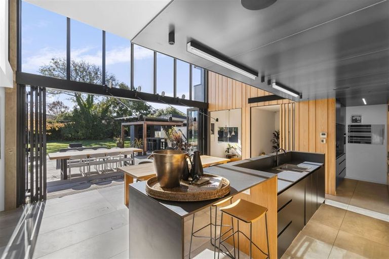 Photo of property in 9 Walnut Avenue, Strowan, Christchurch, 8052