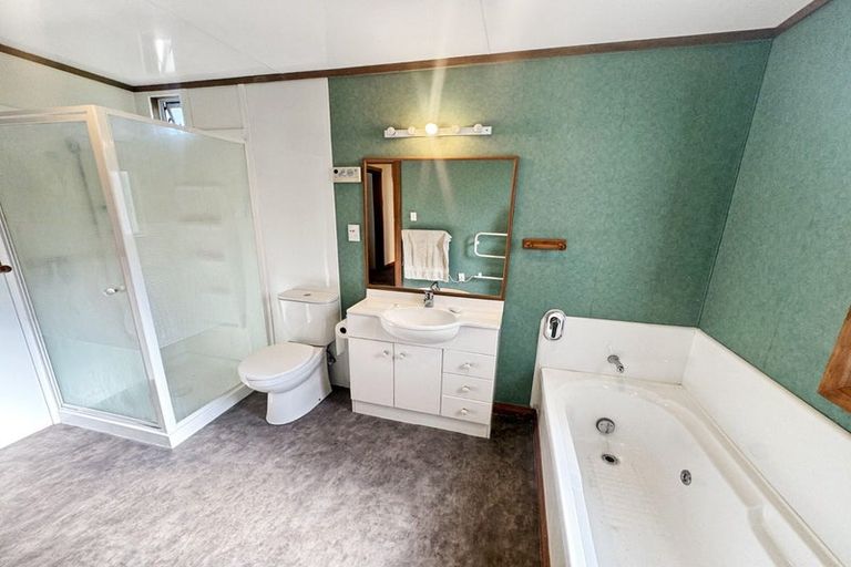 Photo of property in 1 Parkes Avenue, Saint Johns Hill, Whanganui, 4501