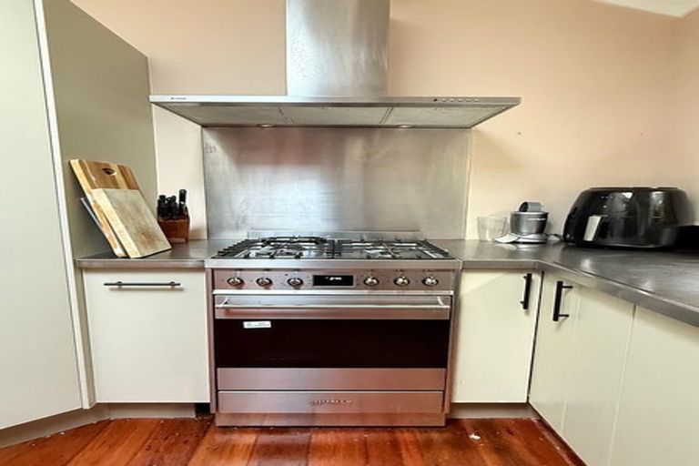 Photo of property in 16 Asquith Terrace, Brooklyn, Wellington, 6021