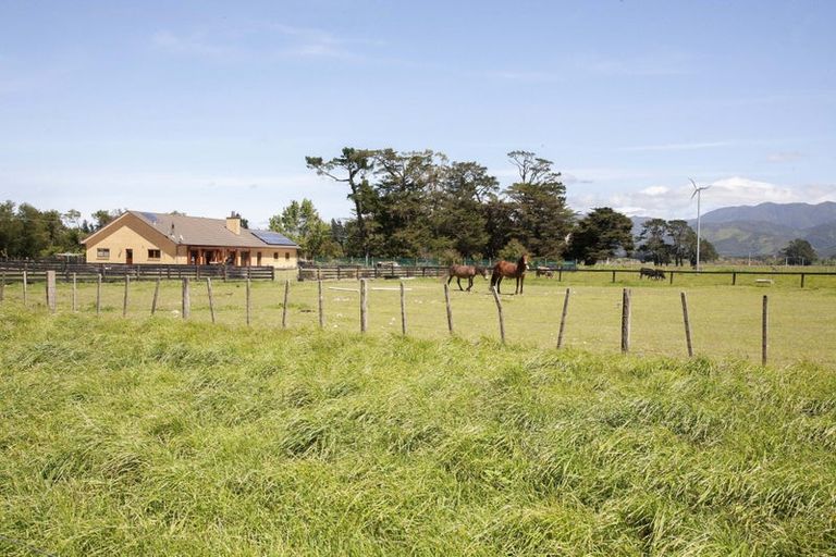 Photo of property in 69 Longwood Road, South Featherston, Featherston, 5771