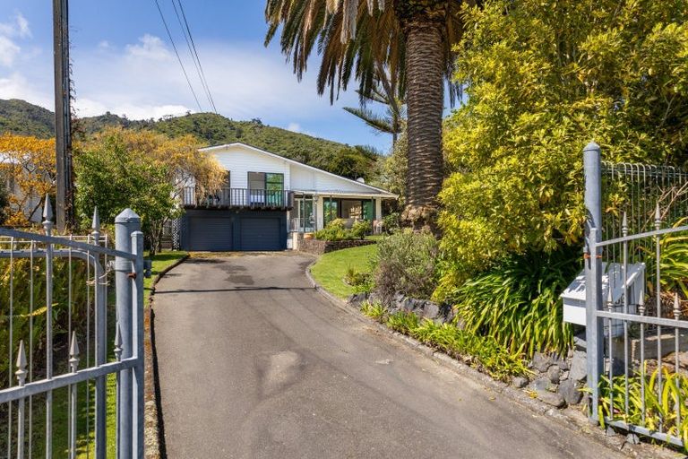 Photo of property in 33 Seddon Street, Waikanae, 5036