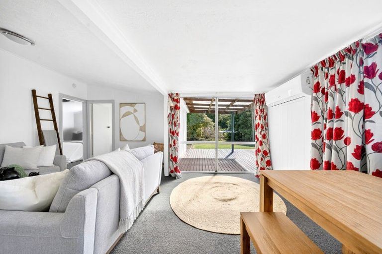 Photo of property in 1 Kempton Street, Greytown, 5712