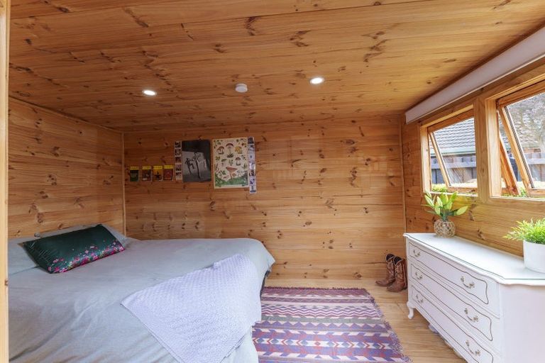 Photo of property in 2/17b Prestons Road, Redwood, Christchurch, 8051