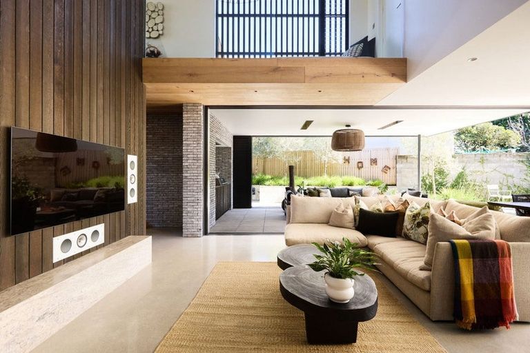 Photo of property in 65 Pitau Road, Mount Maunganui, 3116