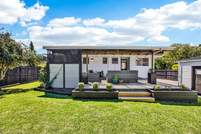 Photo of property in 8 Camphora Place, Ranui, Auckland, 0612