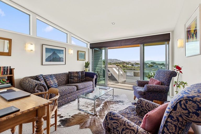 Photo of property in 36 Mantell Street, Seatoun, Wellington, 6022
