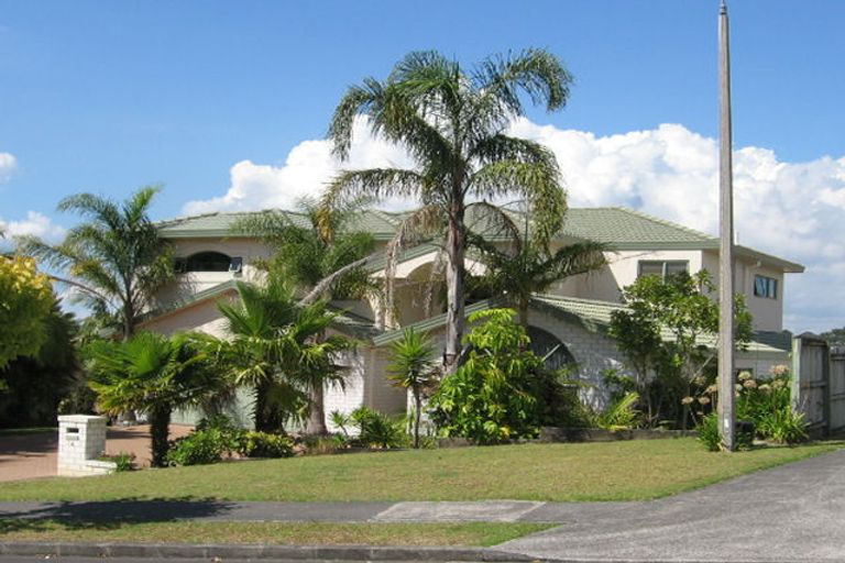 Photo of property in 4 Tornado Place, West Harbour, Auckland, 0618