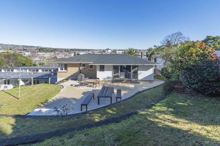 Photo of property in 8 Station Road, Pukekohe, 2120