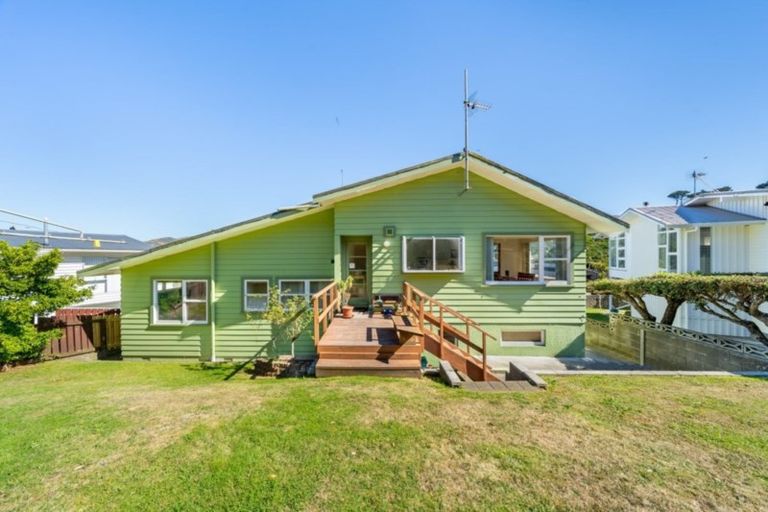 Photo of property in 7 Witham Street, Island Bay, Wellington, 6023