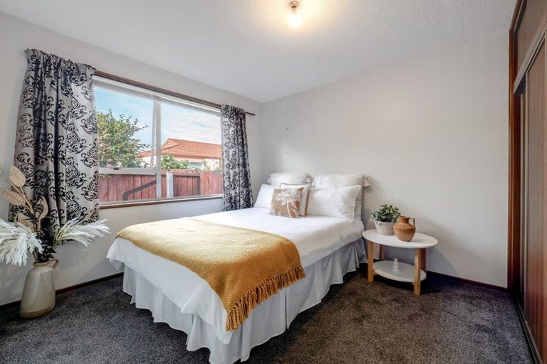 Photo of property in 1/18 Heaphy Place, Casebrook, Christchurch, 8051