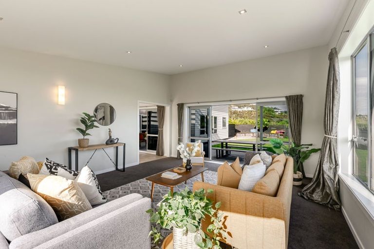 Photo of property in 17 Botany Lane, Whitby, Porirua, 5024