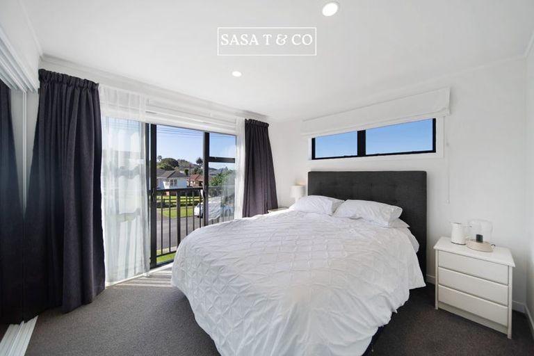 Photo of property in 2/16 Putini Road, Mangere Bridge, Auckland, 2022