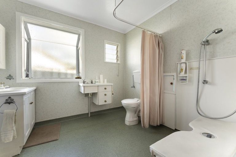 Photo of property in 8 Anglesey Place, Awapuni, Palmerston North, 4412