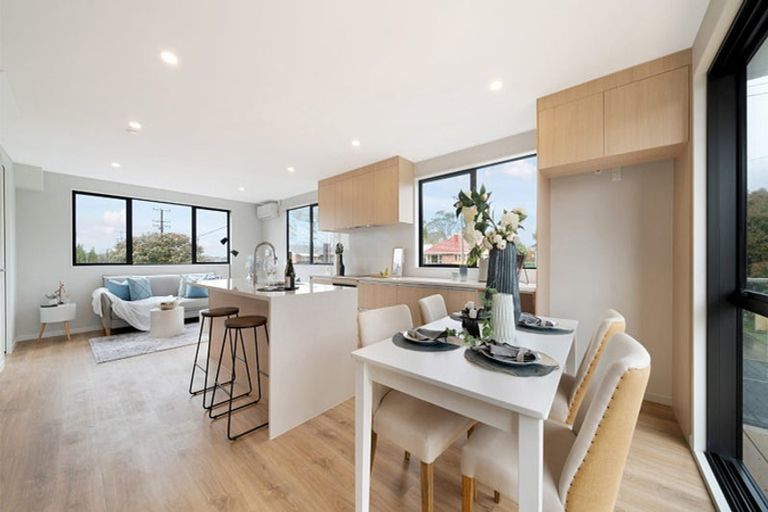 Photo of property in 2/30 Woodford Avenue, Henderson, Auckland, 0610