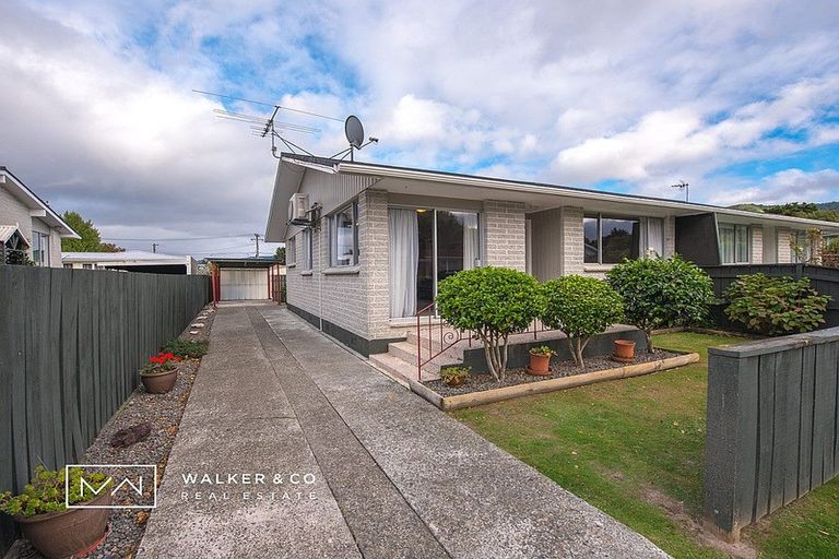 Photo of property in 5 Flavia Grove, Clouston Park, Upper Hutt, 5018