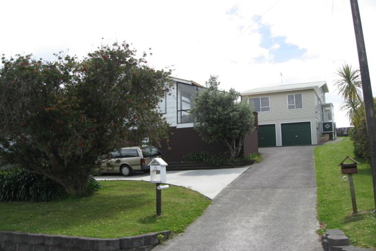 Photo of property in 1/5 The Crescent, Tindalls Beach, Whangaparaoa, 0930