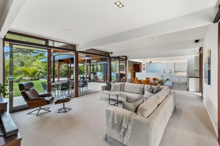 Photo of property in 20 Oscar Road, Greenhithe, Auckland, 0632