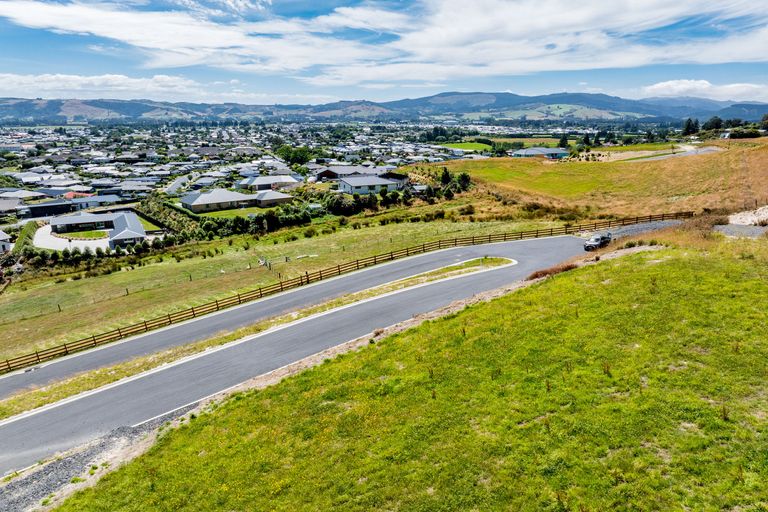 Photo of property in 10 Carnea Heights, Mosgiel, 9024