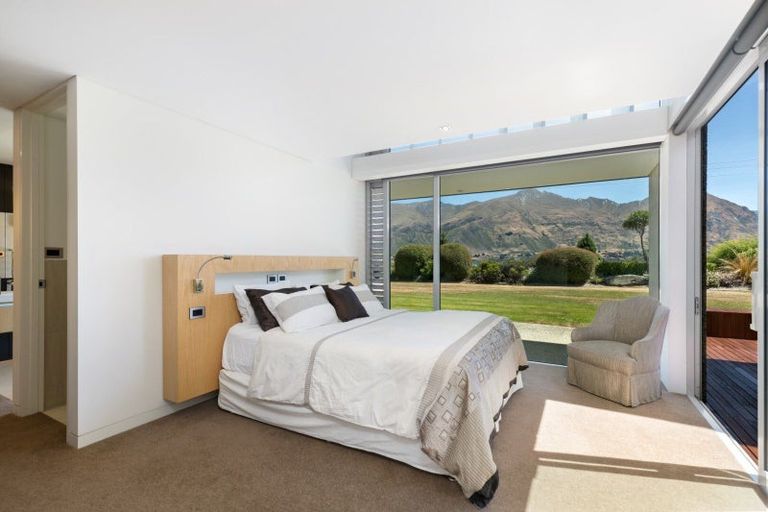 Photo of property in 311 Beacon Point Road, Wanaka, 9305