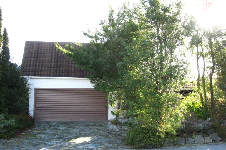 Photo of property in 52 Oregon Drive, Kelvin Heights, Queenstown, 9300