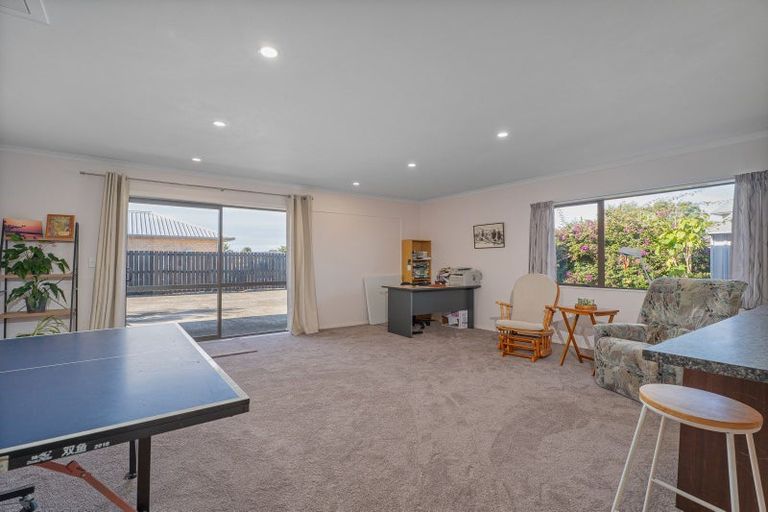 Photo of property in 51 Cholmondeley Crescent, Whitianga, 3510