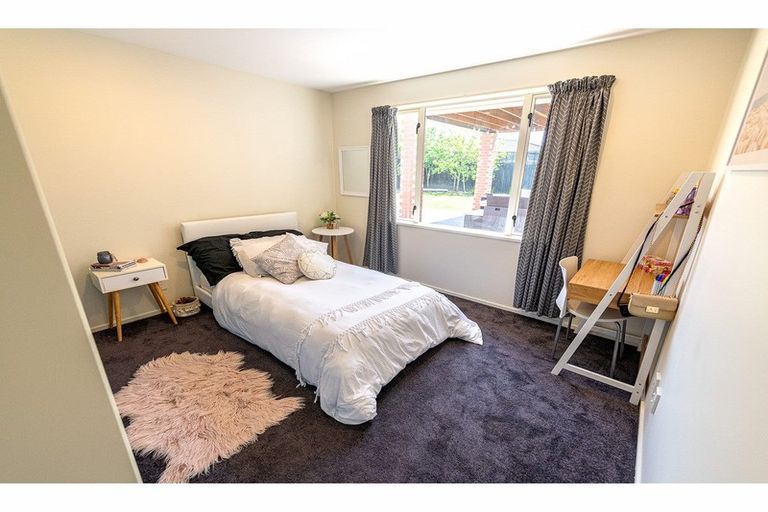 Photo of property in 49 Orlando Crescent, Waimairi Beach, Christchurch, 8083